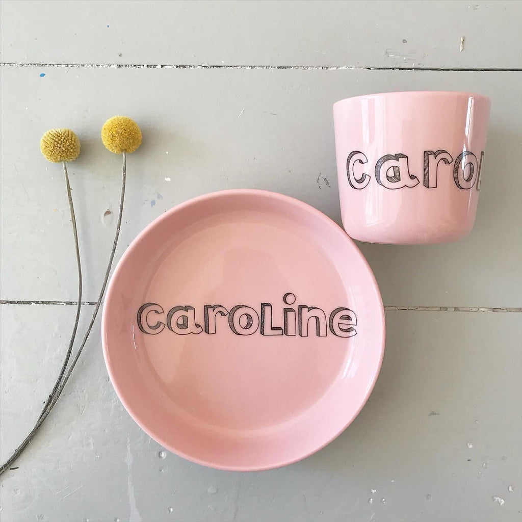 set in the same color - family letters