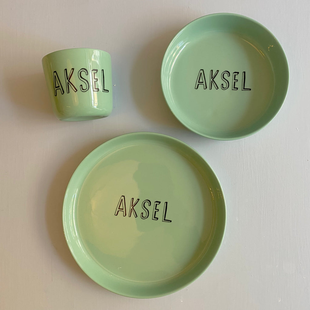 Plate with "Liebe" letters