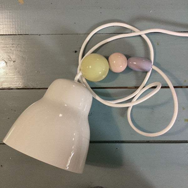 Perle lampe med gul porcelænsperle