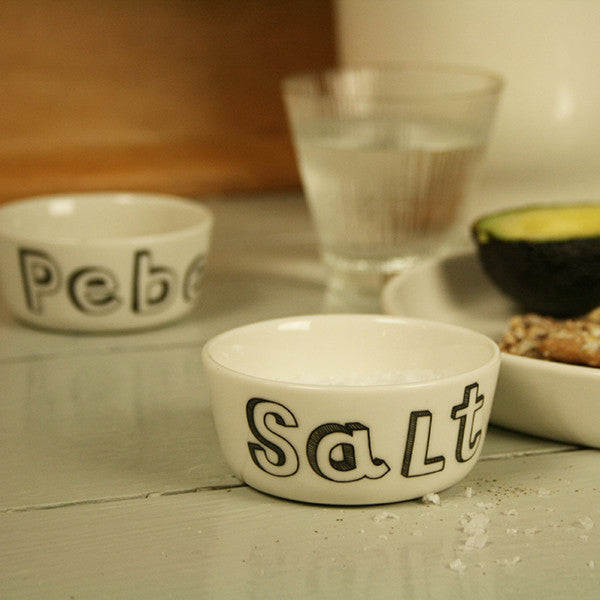 Peber og salt skåle med familie bogstaver fra Liebe