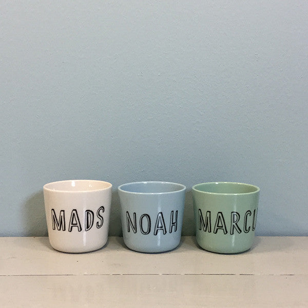 Small cup with "Liebe "letters